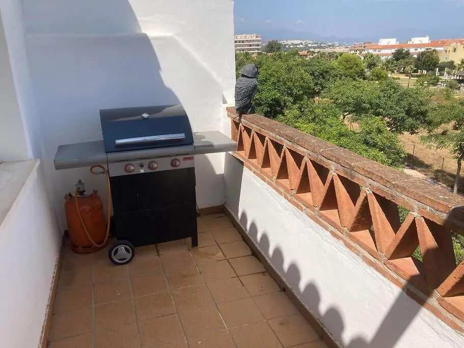 Laegenhet Hoegst Upp, Med Pool Och Utsikt Oever Havet San Luis de Sabinillas